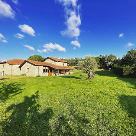 Casa De Campo Con Piscina, Entera O Por Habitaciones Amoeiro المظهر الخارجي الصورة