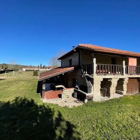 Casa De Campo Con Piscina, Entera O Por Habitaciones Amoeiro المظهر الخارجي الصورة