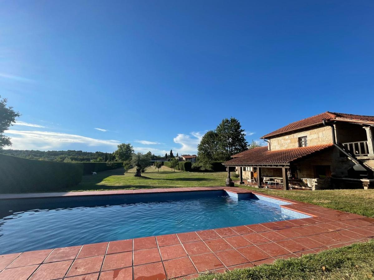 Casa De Campo Con Piscina, Entera O Por Habitaciones Amoeiro المظهر الخارجي الصورة